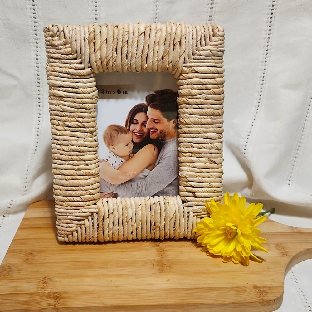 Wicker Photo Frame - Picture 3 of 7